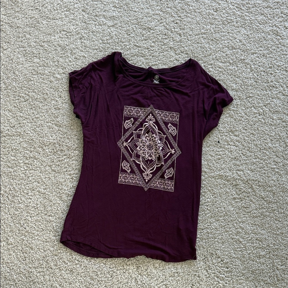 GAIAM Plum Graphic Short Sleeve Tee